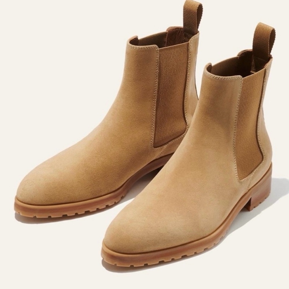 Margaux The Chelsea Boot in
Sand Suede, lugg sole, Sz 37.5, barely worn